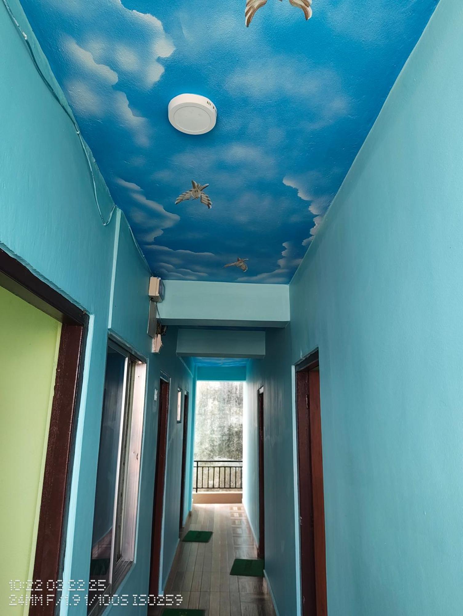 Harry Guest House & Restaurant Pokhara Esterno foto